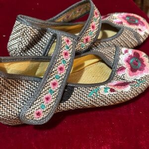 Embroidered Gray Mary Jane Flats